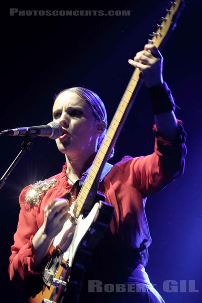 ANNA CALVI - 2011-11-07 - PARIS - Olympia - 